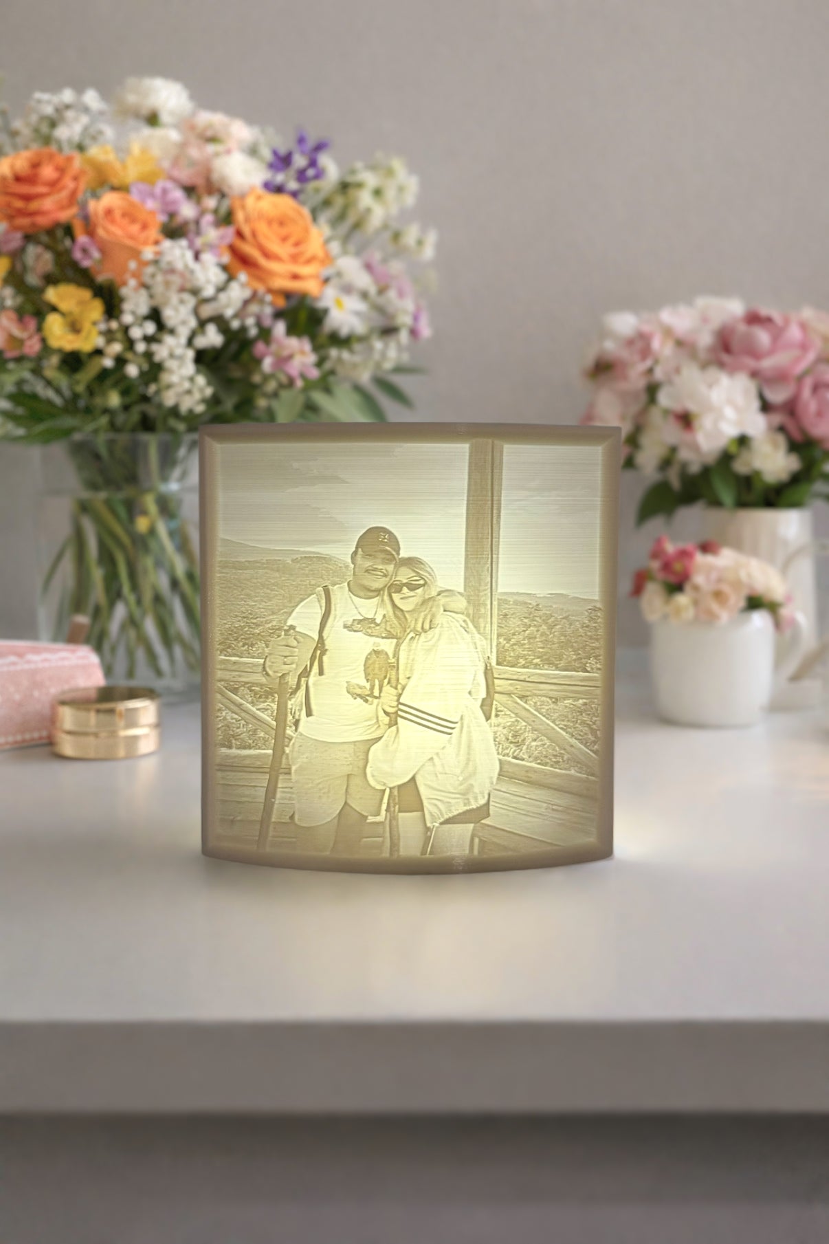 Gepersonaliseerde 3D fotolamp met eigen foto  uniek fotocadeau van Artyworks.